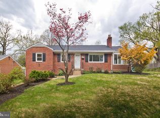 2900 Cleave Dr, Falls Church, VA 22042