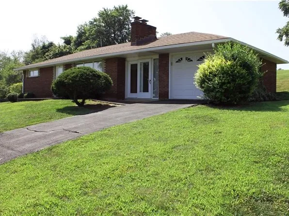 101 Kermiet Dr, Monaca, PA 15061