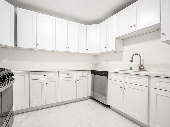 2nd image of 912 Hilldale Ave #136bb5353