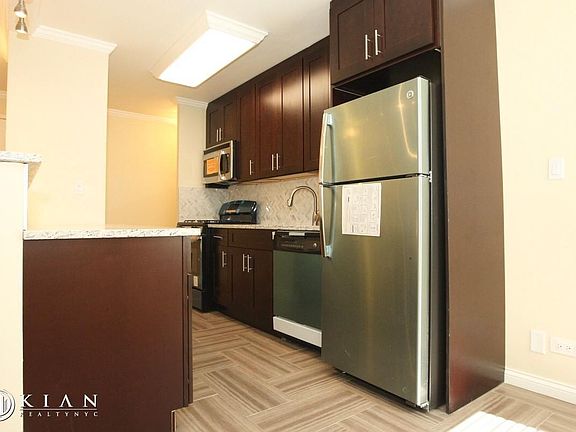 3rd image of 747 10th Ave APT 26F