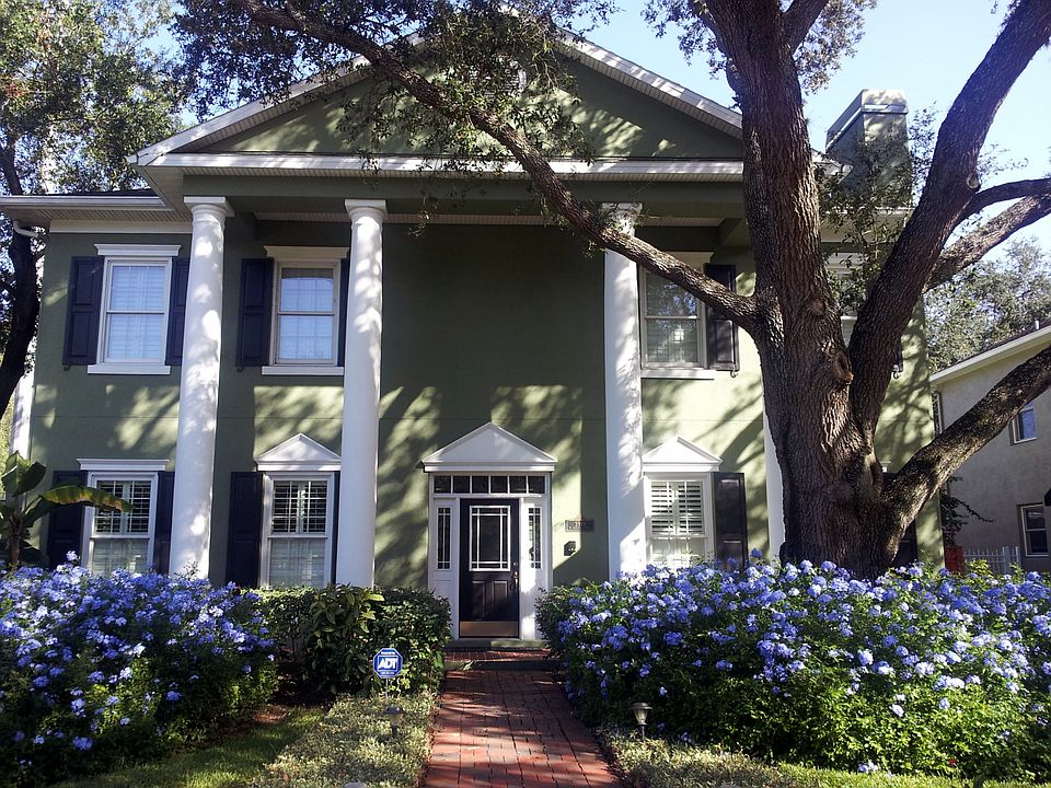 Closeup of front view