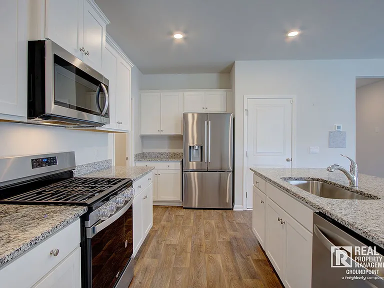 113 Hillsford Ln — Photo 10