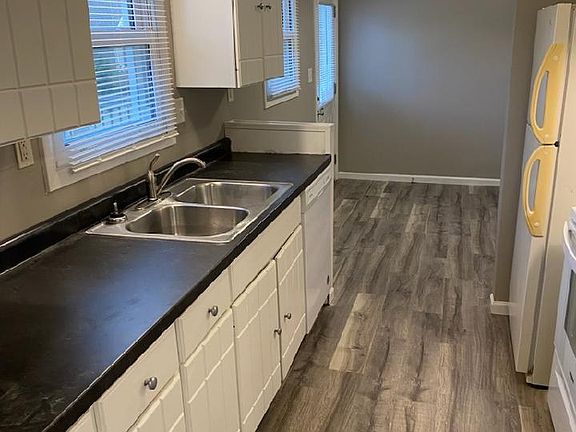 Kitchen View to eat in area