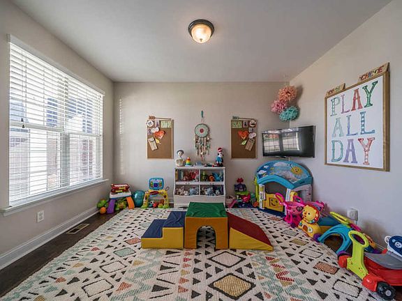 5th image of 557 Ravensridge Ct