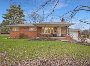 3223 Hickory Lawn Rd, Rochester Hills, MI 48307