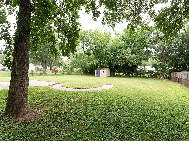 10308 Rycove Ln — Photo 20