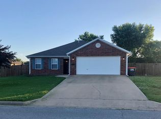 1379 Redbud Rd, Elkins, AR 72727