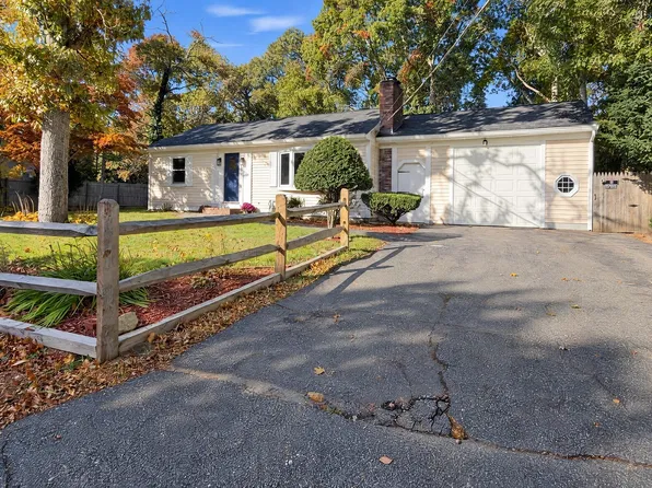 235 Arrowhead Dr, Hyannis, MA 02601