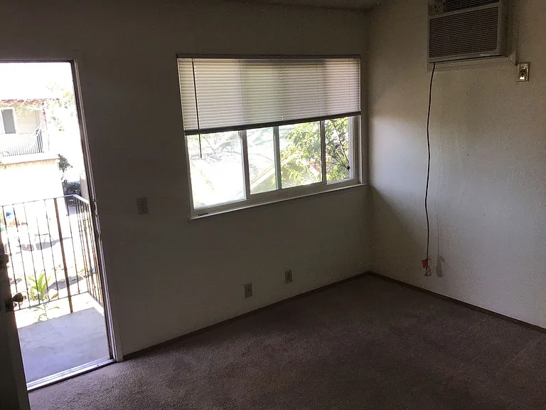 1119 G St — Photo 6