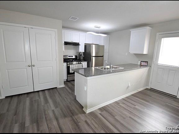 3rd image of 5910 Lady Ln