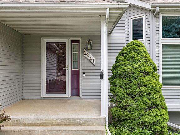 5th image of 1241 Baird Ln NE
