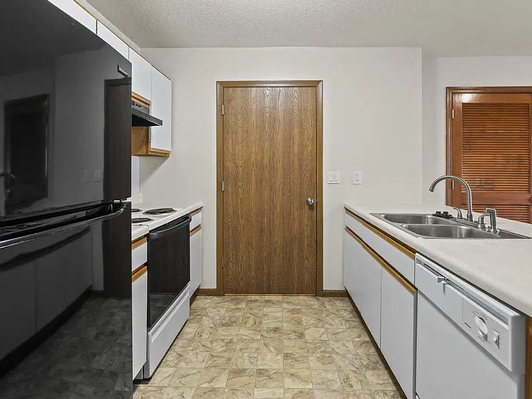 2213 Rockwood Dr — Photo 54