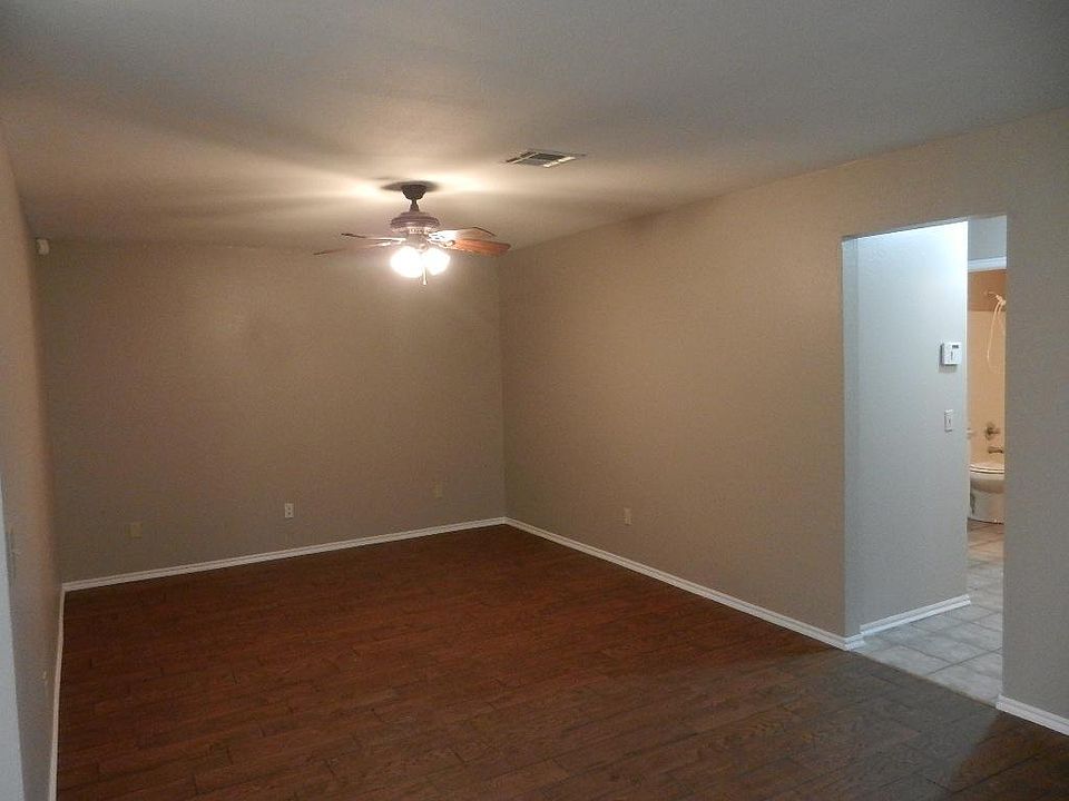 1st image of 810 Delmar Cir