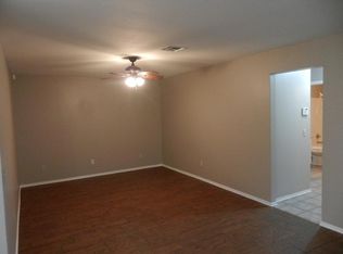 810 Delmar Cir, Moore, OK 73160