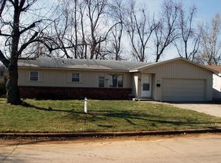 1263 S Prince Ln, Springfield, MO 65804