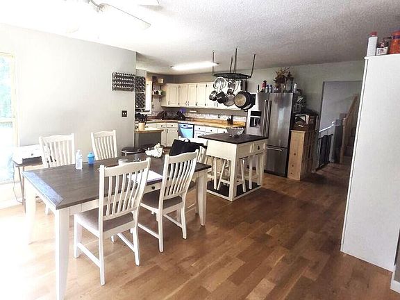 4th image of 375 Eaton Rd
