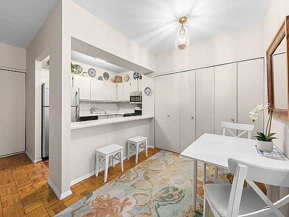 5th image of 3 Hanover Sq APT 16D