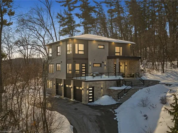 111 Grand Ridge Dr, Cambridge, ON N1S 5B3