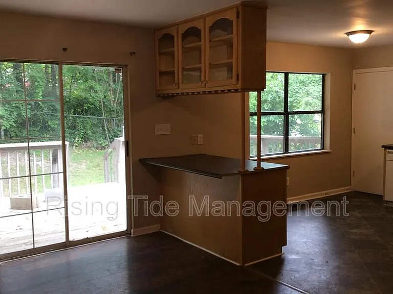 7229 President St — Photo 4