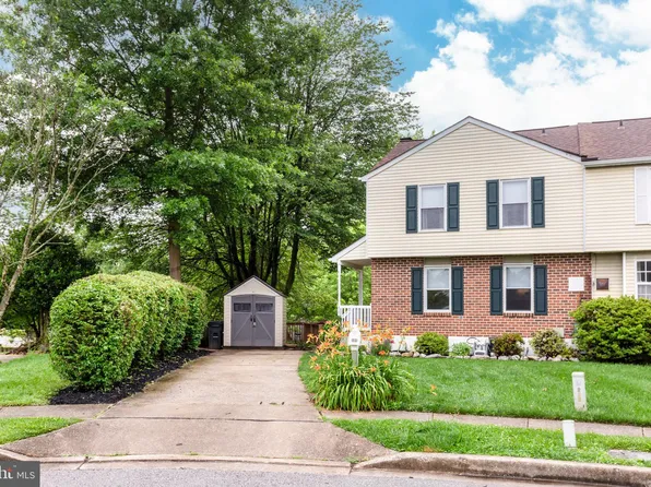 808 Young Ct, Westminster, MD 21158