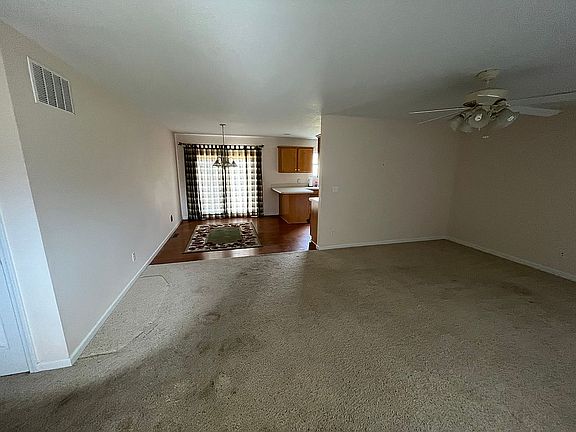 4th image of 536 S Pineview Dr