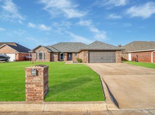 501 Peacock Cir, Altus, OK 73521