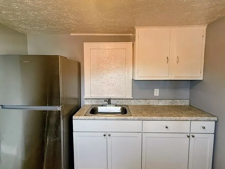 1300 Grant St — Photo 4