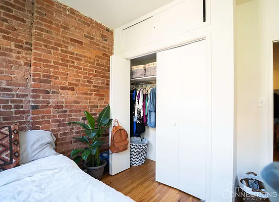 Rented by City Connections Realty | media 17