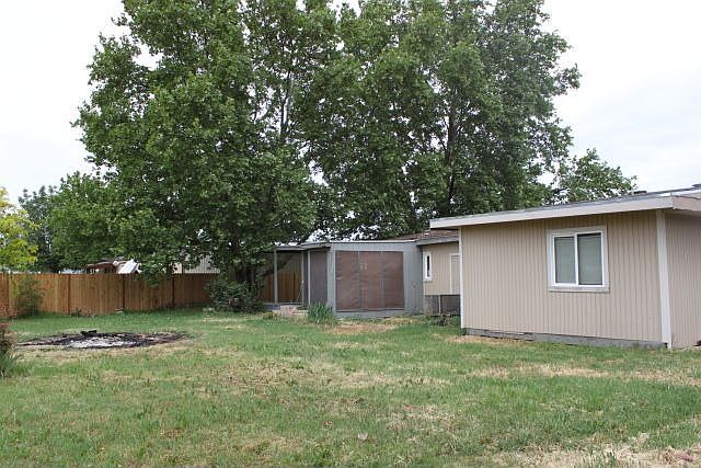 2nd image of 206501 E 13th Ave