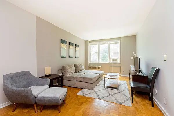 Sold by Re/Max In The City | media 12
