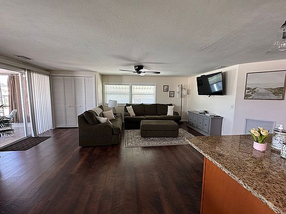 4th image of 87 Snead Dr