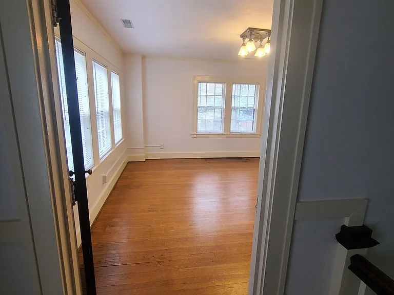 4814 Woodland Ave — Photo 5