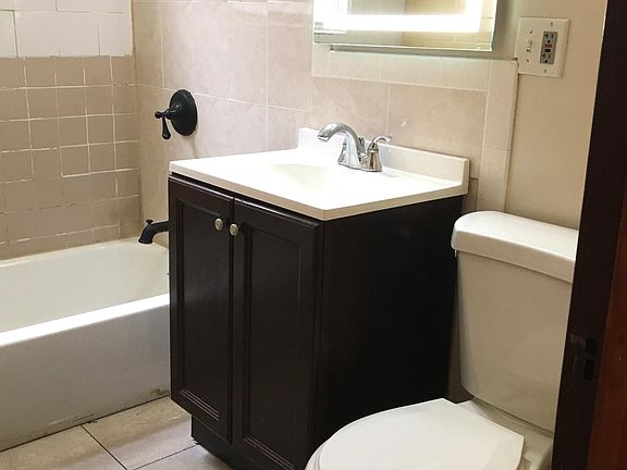 4th image of 5318 W Drummond Pl #2