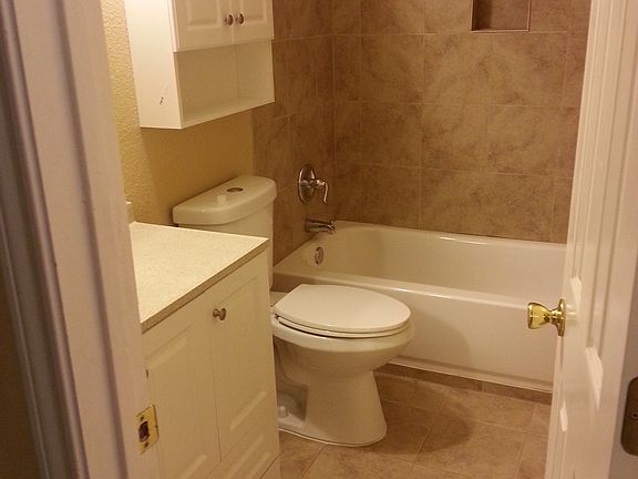 2nd image of 920 Creekside Dr