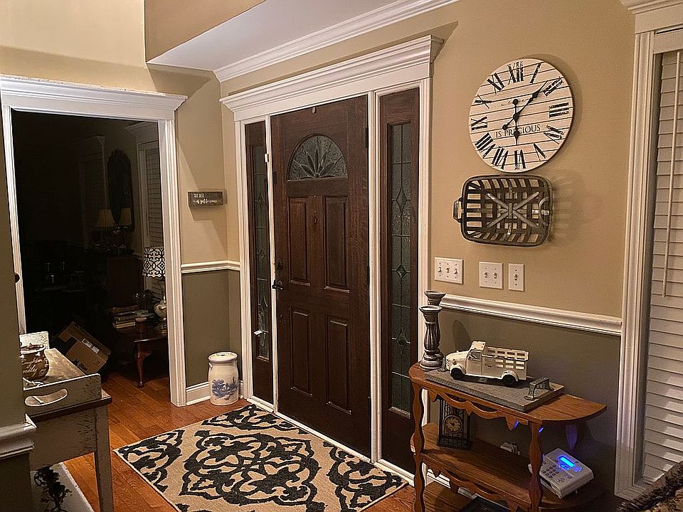 Front door & 2 story foyer