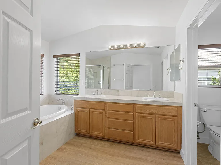 11349 Ferrara Ln — Photo 28