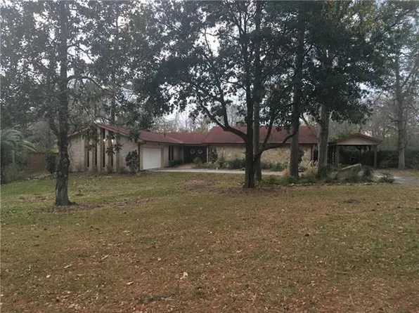 673 Navajo Dr, Lake Charles, LA 70611