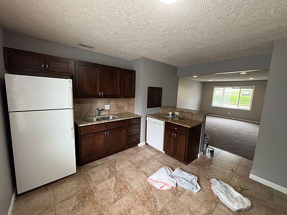 4th image of 8865-8871 Holmes Ave #3