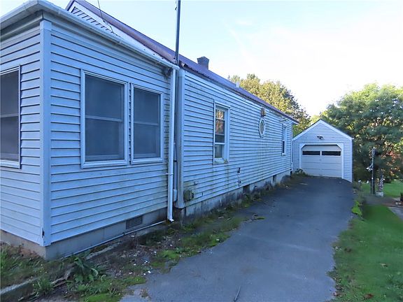 3rd image of 85 Layton St