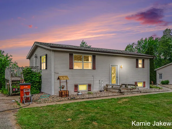 8395 McArthur Ave NE, Belding, MI 48809