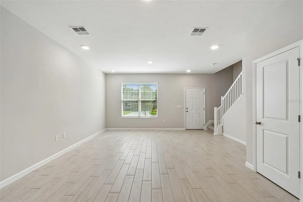 3 bed, 2.5 bath, 1790 sqft, $2,450 — Photo 3