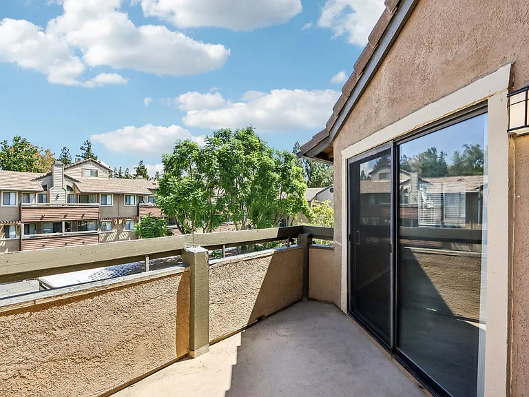 Creekside Alta Loma — Photo 11