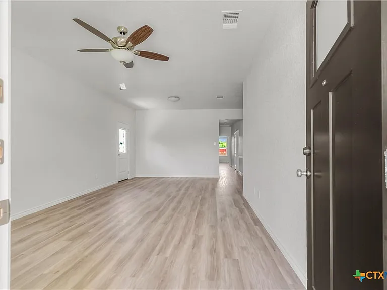 1118 Zora Dr #A — Photo 2
