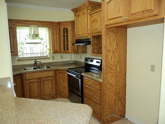 4th image of 2881 Regency