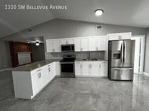 1310 SW Bellevue Ave