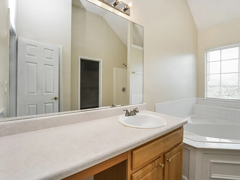 260 Greenway Dr — Photo 13