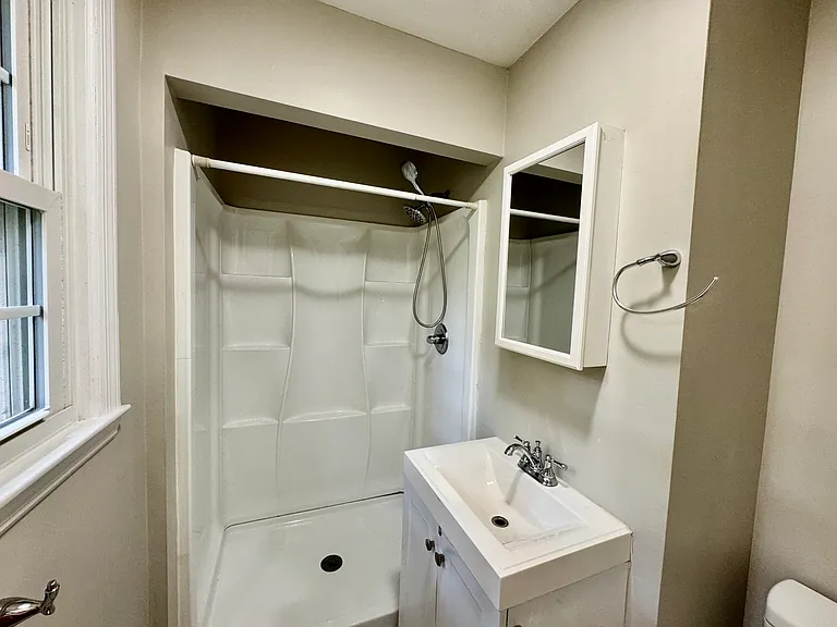 305 Anglewood Dr — Photo 13