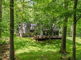 101 Fox Ln, Bedford Corners, NY