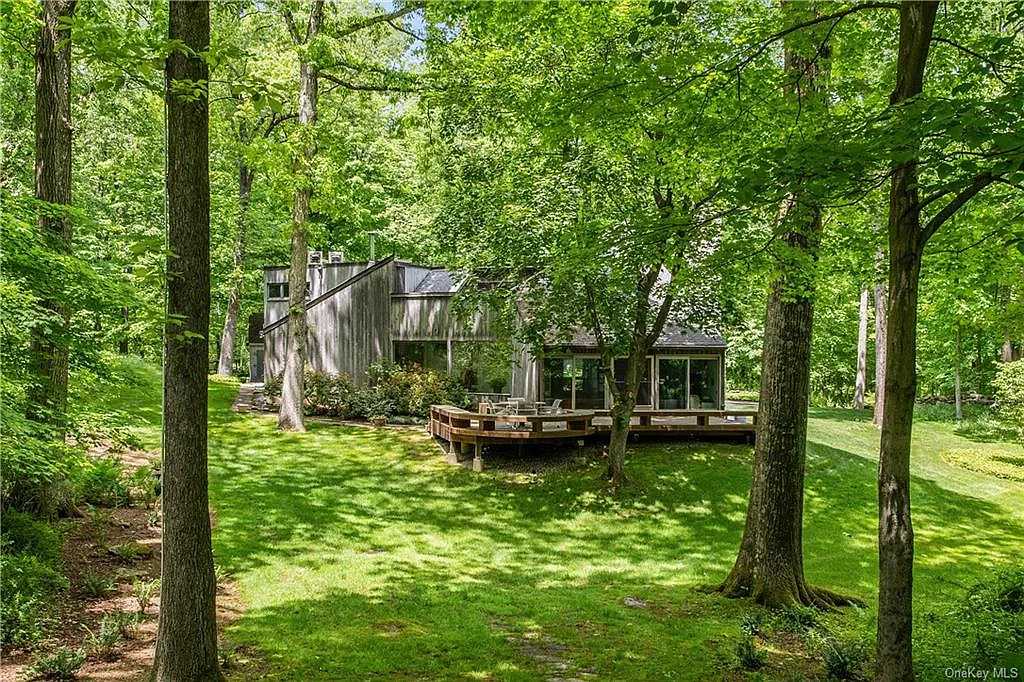 101 Fox Ln photo 1