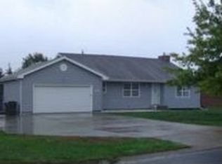 3730 SW Nottingham Rd, Topeka, KS 66610